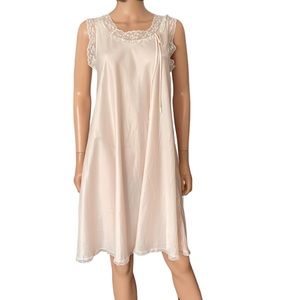Vintage Fischer 60’s pink silk and satin blended nighty
